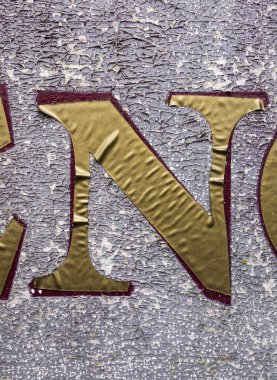 Sıkıntılı Durum Tipografisi ile Yazılan Sözcükler Bulundu N Harfi