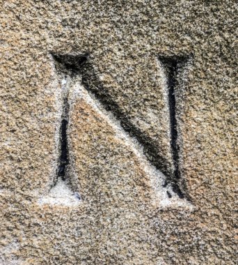 Sıkıntılı Durum Tipografisi ile Yazılan Sözcükler Bulundu N Harfi