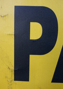 Sıkıntılı Durum Tipografisi ile Yazılan Sözcükler Bulundu P Harfi