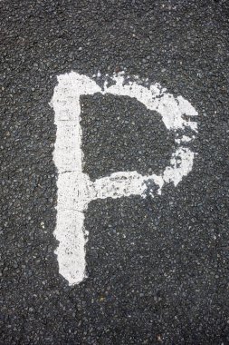 Sıkıntılı Durum Tipografisi ile Yazılan Sözcükler Bulundu P Harfi