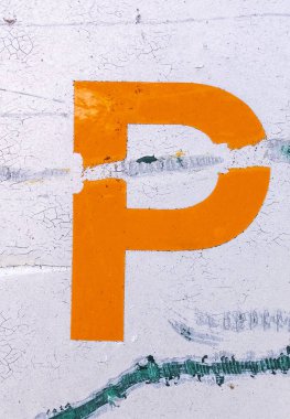 Sıkıntılı Durum Tipografisi ile Yazılan Sözcükler Bulundu P Harfi