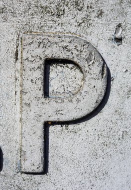 Sıkıntılı Durum Tipografisi ile Yazılan Sözcükler Bulundu P Harfi