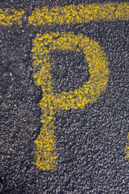 Sıkıntılı Durum Tipografisi ile Yazılan Sözcükler Bulundu P Harfi