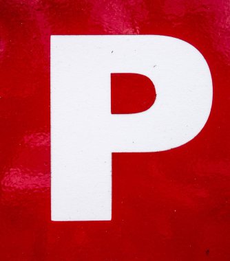 Sıkıntılı Durum Tipografisi ile Yazılan Sözcükler Bulundu P Harfi