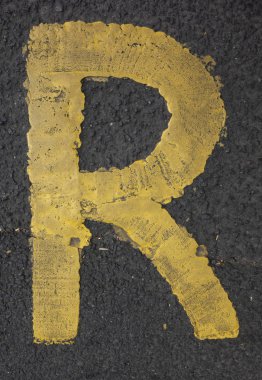 Sıkıntılı Durum Tipografisi ile Yazılan Sözcükler R Harfi Bulundu