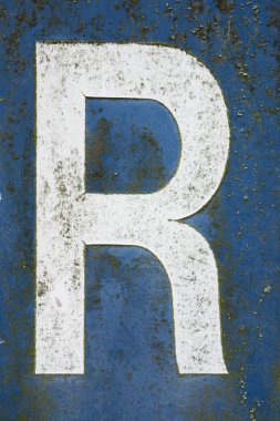 Sıkıntılı Durum Tipografisi ile Yazılan Sözcükler R Harfi Bulundu