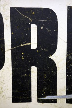 Sıkıntılı Durum Tipografisi ile Yazılan Sözcükler R Harfi Bulundu