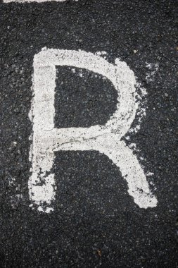 Sıkıntılı Durum Tipografisi ile Yazılan Sözcükler R Harfi Bulundu