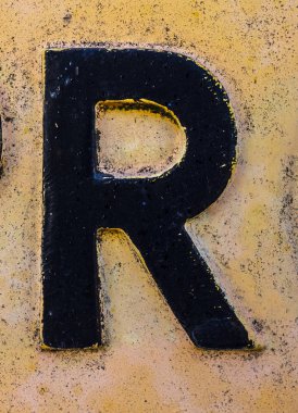 Sıkıntılı Durum Tipografisi ile Yazılan Sözcükler R Harfi Bulundu