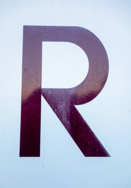 Sıkıntılı Durum Tipografisi ile Yazılan Sözcükler R Harfi Bulundu