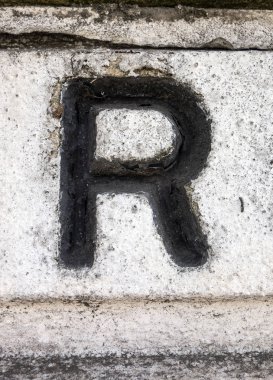 Sıkıntılı Durum Tipografisi ile Yazılan Sözcükler R Harfi Bulundu