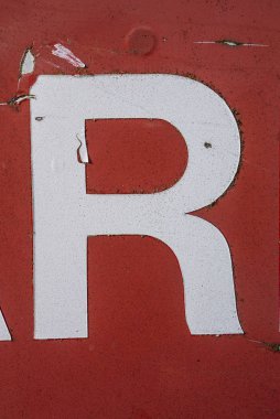 Sıkıntılı Durum Tipografisi ile Yazılan Sözcükler R Harfi Bulundu