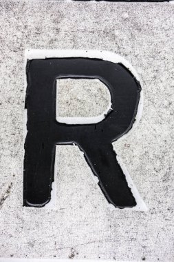 Sıkıntılı Durum Tipografisi ile Yazılan Sözcükler R Harfi Bulundu