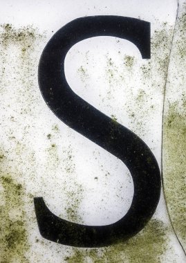 Sıkıntılı Durum Tipografisi ile Yazılan Sözcükler S Harfi Bulundu