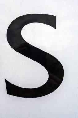 Sıkıntılı Durum Tipografisi ile Yazılan Sözcükler S Harfi Bulundu