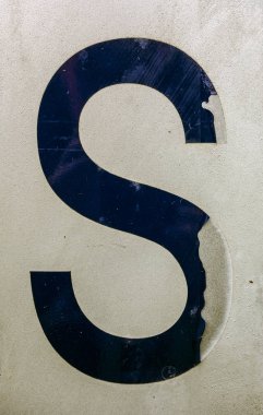 Sıkıntılı Durum Tipografisi ile Yazılan Sözcükler S Harfi Bulundu