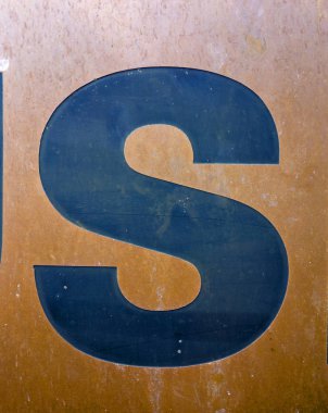 Sıkıntılı Durum Tipografisi ile Yazılan Sözcükler S Harfi Bulundu