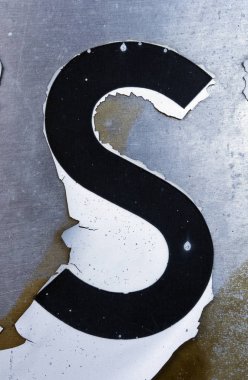 Sıkıntılı Durum Tipografisi ile Yazılan Sözcükler S Harfi Bulundu