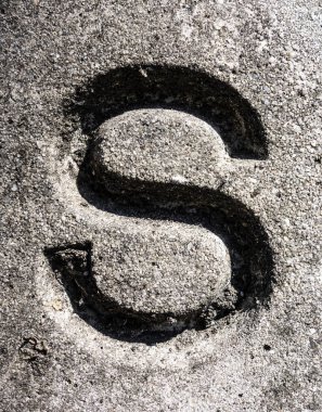 Sıkıntılı Durum Tipografisi ile Yazılan Sözcükler S Harfi Bulundu