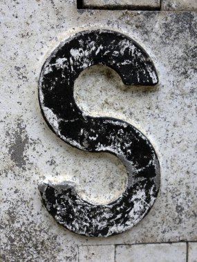 Sıkıntılı Durum Tipografisi ile Yazılan Sözcükler S Harfi Bulundu