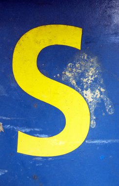 Sıkıntılı Durum Tipografisi ile Yazılan Sözcükler S Harfi Bulundu