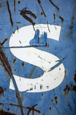 Sıkıntılı Durum Tipografisi ile Yazılan Sözcükler S Harfi Bulundu