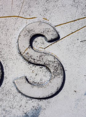 Sıkıntılı Durum Tipografisi ile Yazılan Sözcükler S Harfi Bulundu