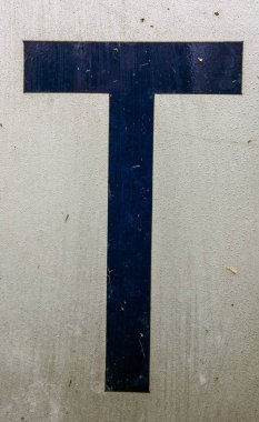 Sıkıntılı Durum Tipografisi ile Yazılan Kelimeler Bulundu T Harfi