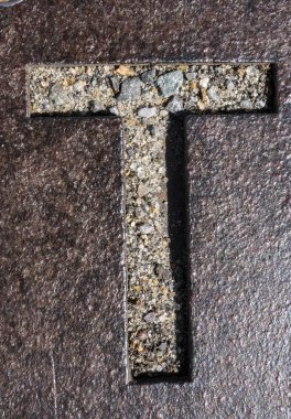 Sıkıntılı Durum Tipografisi ile Yazılan Kelimeler Bulundu T Harfi