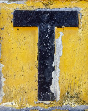 Sıkıntılı Durum Tipografisi ile Yazılan Kelimeler Bulundu T Harfi