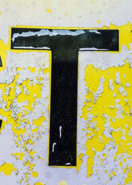 Sıkıntılı Durum Tipografisi ile Yazılan Kelimeler Bulundu T Harfi