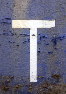 Sıkıntılı Durum Tipografisi ile Yazılan Kelimeler Bulundu T Harfi