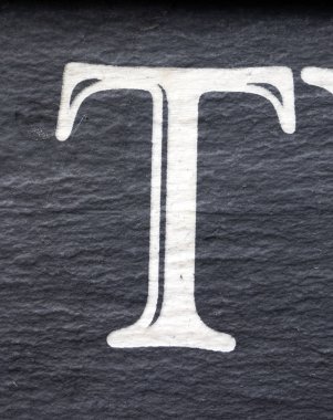 Sıkıntılı Durum Tipografisi ile Yazılan Kelimeler Bulundu T Harfi