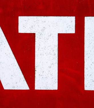 Sıkıntılı Durum Tipografisi ile Yazılan Kelimeler Bulundu T Harfi