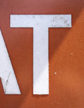 Sıkıntılı Durum Tipografisi ile Yazılan Kelimeler Bulundu T Harfi