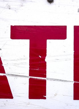 Sıkıntılı Durum Tipografisi ile Yazılan Kelimeler Bulundu T Harfi