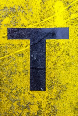 Sıkıntılı Durum Tipografisi ile Yazılan Kelimeler Bulundu T Harfi