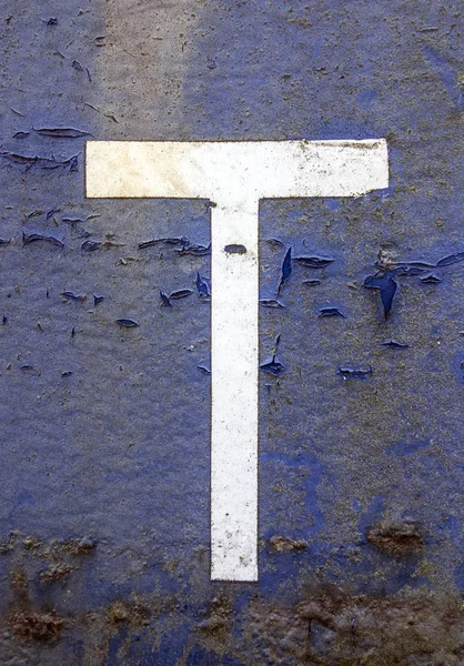 Sıkıntılı Durum Tipografisi ile Yazılan Kelimeler Bulundu T Harfi