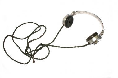 Vintage Kulaklık kulaklık Retro Kablo ile Beyaz Arka Plan