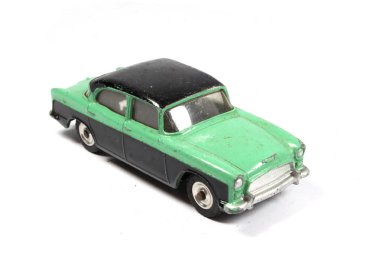 Beyaz Arka Plan Vintage Oyuncak Yarış Arabaları