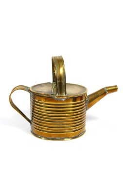 Antika bir çaydanlık ya da Beyaz Arkaplanda Metalde Çay demliği