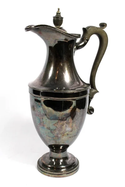Ein Alter Antiker Wasserkocher Oder Teekanne Aus Metall Auf Weißem — Stockfoto