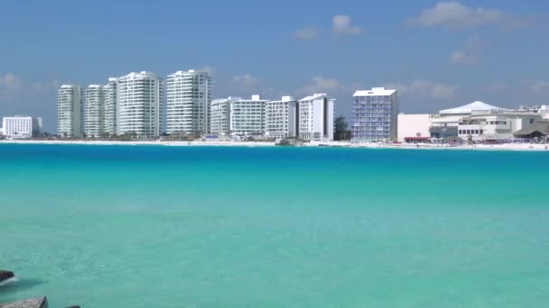 Seaview van de Caribische zee in Cancun Mexico — Stockvideo