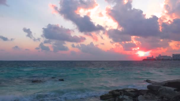 Karayip Denizi Cancun Meksika güneş doğarken — Stok video