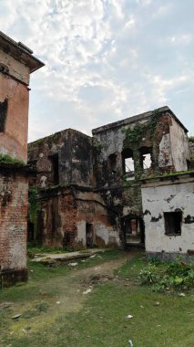 Teota Jomidar Bari Manikganj, Eski Miras Evi Bangladeş 12-08-2025