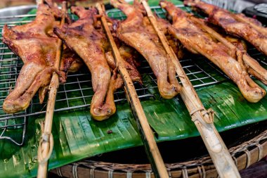 Tayland 'da Baharatlı Izgara Tavuk