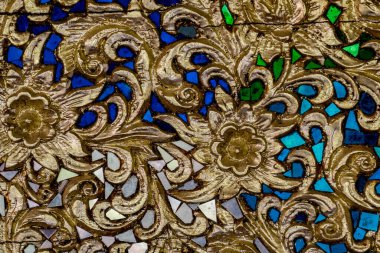 Tapınakta ahşap ustası Tayland klasiği