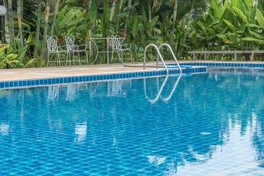 Yüzme havuzunun bir parçası