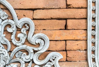 Tay tapınağındaki tuğla duvarda antik beton sıva