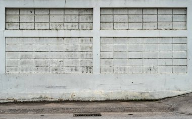 Eski beyaz beton çit